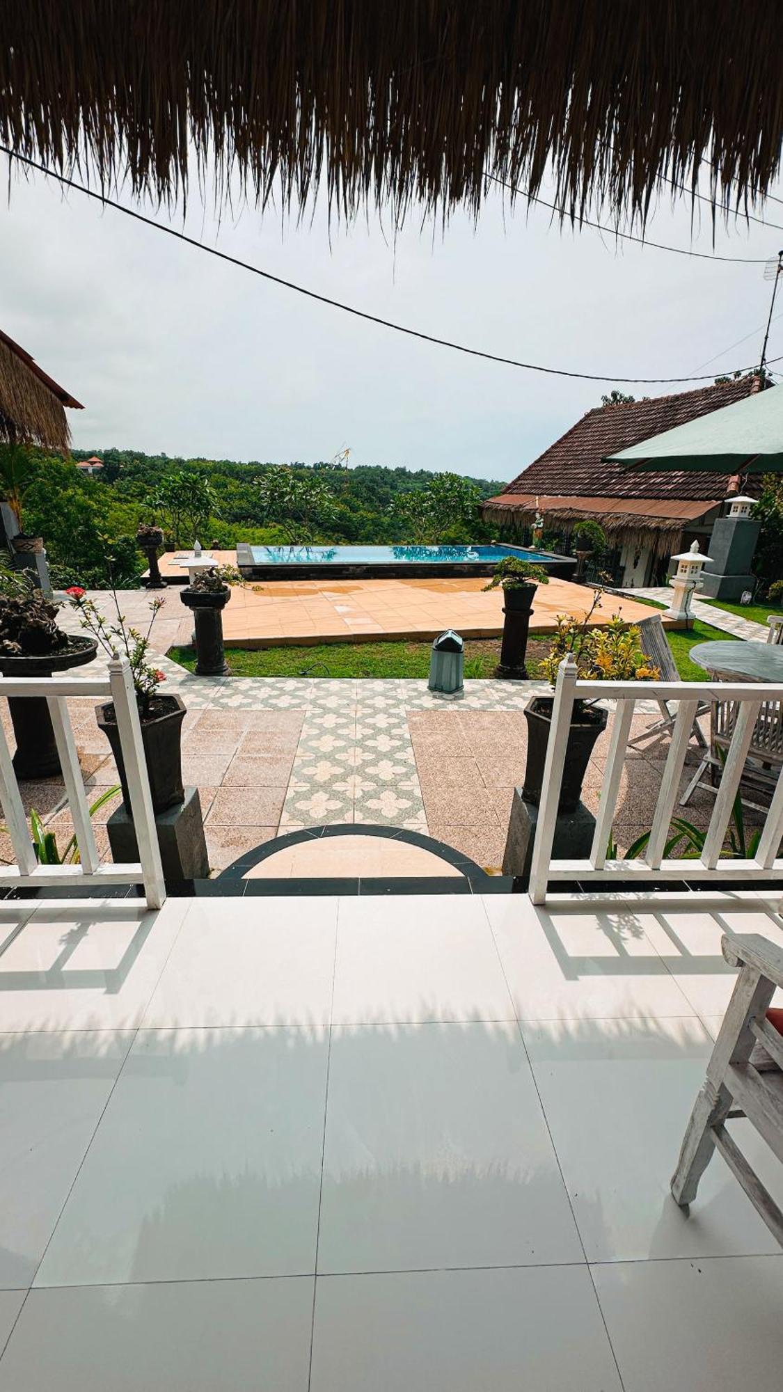 Penida Hills Hotel Batununggul Exterior photo